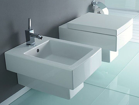 La serie Vero/Duravit e i suoi copriwater di forma rettangolare